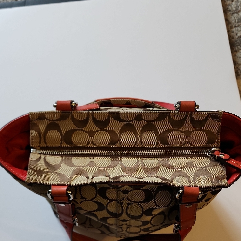 Coach Hampton Signature Tote. PROJECT BAG - Picture 6 of 16